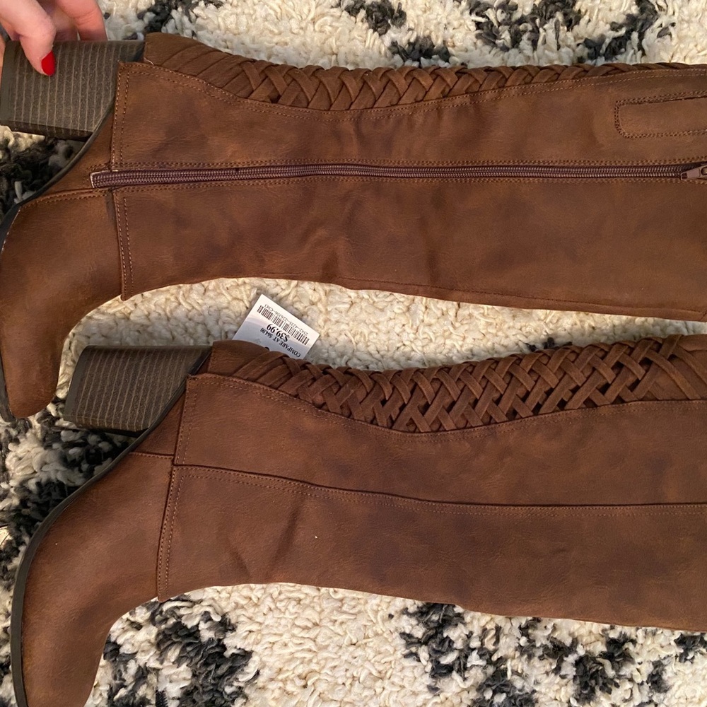 Gorgeous boots never worn size 7
